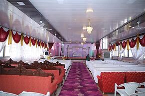 Ghansar Lodge