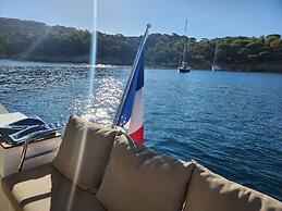 Catamaran EDEN