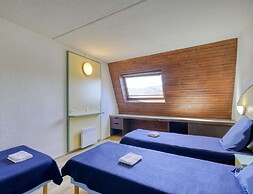 3-person Lakefront Stay in Miremont