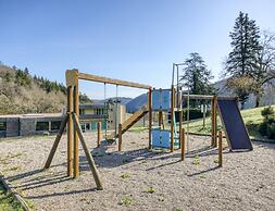 3-person Lakefront Stay in Miremont