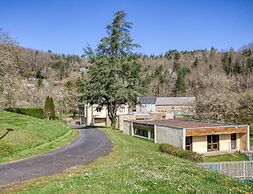 3-person Lakefront Stay in Miremont