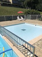 3-person Lakefront Stay in Miremont