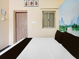 Deluxe Karanodai Formerly Sri Vari Rooms