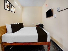 Deluxe Karanodai Formerly Sri Vari Rooms