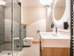 Cozy Stay With Sleeping Alcove