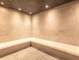 Cozy Stay With Sleeping Alcove