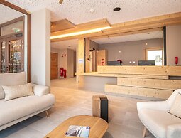 Cozy Stay With Sleeping Alcove