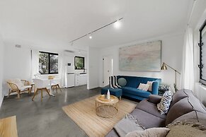 Beachside 1-bed Retreat With Parking Cronulla