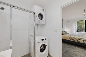 Beachside 1-bed Retreat With Parking Cronulla