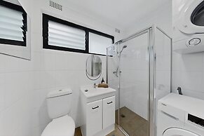 Beachside 1-bed Retreat With Parking Cronulla