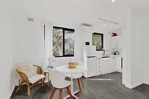 Beachside 1-bed Retreat With Parking Cronulla