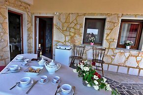 Wonderful Terrace Retreat