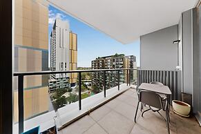 Skyline 2BR Apt Near Metro Ryde