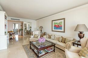 Buckingham and Lloyds - Cannes