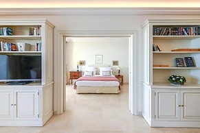 Buckingham and Lloyds - Cannes