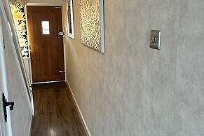 Tranquil Solihull Retreat - 3 Bedroom House