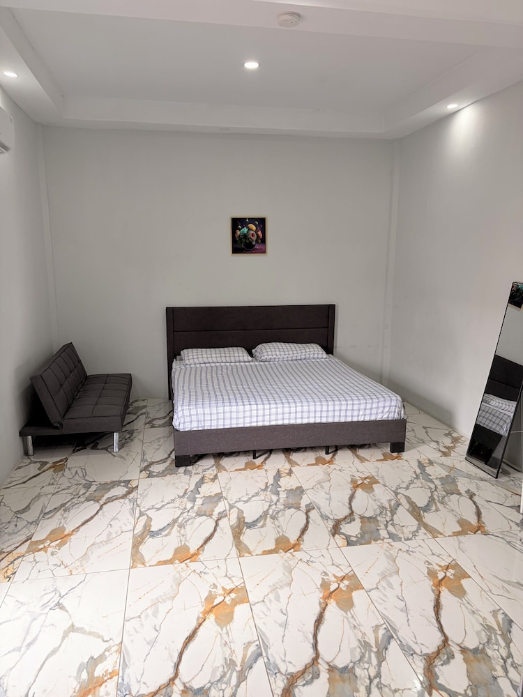 Tropical Suite Hotel
