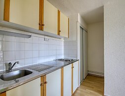 Lake View Miremont Apartment for 5
