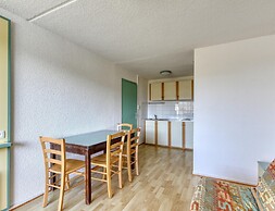 Lake View Miremont Apartment for 5