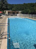 Lake View Miremont Apartment for 5