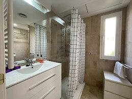 Modern 3 Bedroom Pool Access Apartment F-7