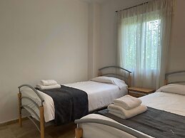 Modern 3 Bedroom Pool Access Apartment F-7