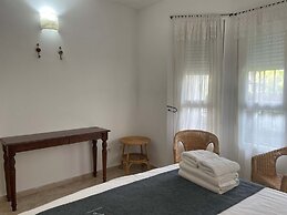 Modern 3 Bedroom Pool Access Apartment F-7