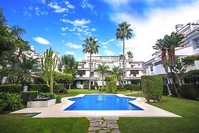 Modern 3 Bedroom Pool Access Apartment F-7