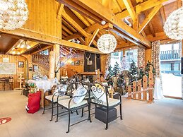 Family Alpine Base for 5 in Doucy