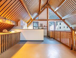 Spacious Group Accommodation in the Valley