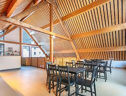 Spacious Group Accommodation in the Valley