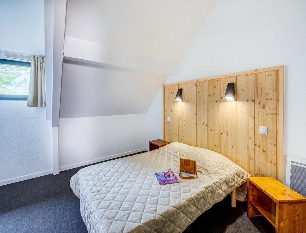 High-altitude Home for 4