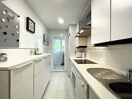 Modern 2-bedroom Apartment With Private Underground Parking Lift Acces