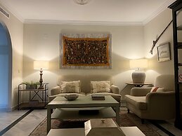 Modern 2-bedroom Apartment With Private Underground Parking Lift Acces