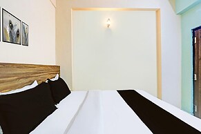 Deluxe Hotel O Karimnagar