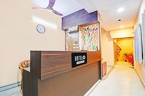 Deluxe Hotel O Karimnagar