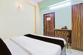 Deluxe Hotel O Karimnagar