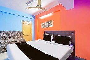 Deluxe Hotel O Karimnagar