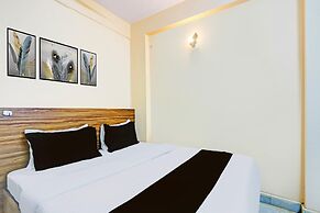 Deluxe Hotel O Karimnagar