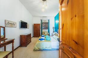 Tal Jordan Complex - Bungalow 3 Frog