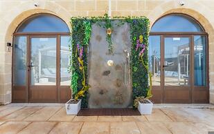 Tal Jordan Complex - The Sunflower Bungalow 2
