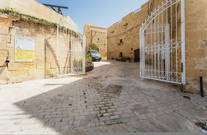 Tal Jordan Complex - The Sunflower Bungalow 2