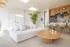 Ardhana Villas Residence