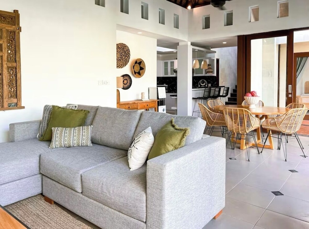 Villa 3BR Canggu 5 Mins to Berawa Beach