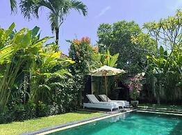 Villa 3BR Canggu 5 Mins to Berawa Beach