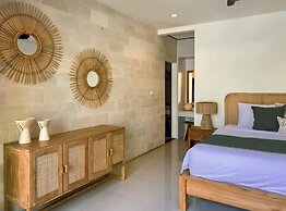 Villa 3BR Canggu 5 Mins to Berawa Beach