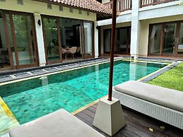 Villa 3BR Canggu 5 Mins to Berawa Beach