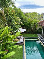 Villa 3BR Canggu 5 Mins to Berawa Beach