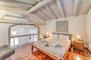 Martano Jacuzzi Suite w/ Terrace & BBQ