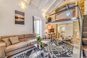 Martano Jacuzzi Suite w/ Terrace & BBQ